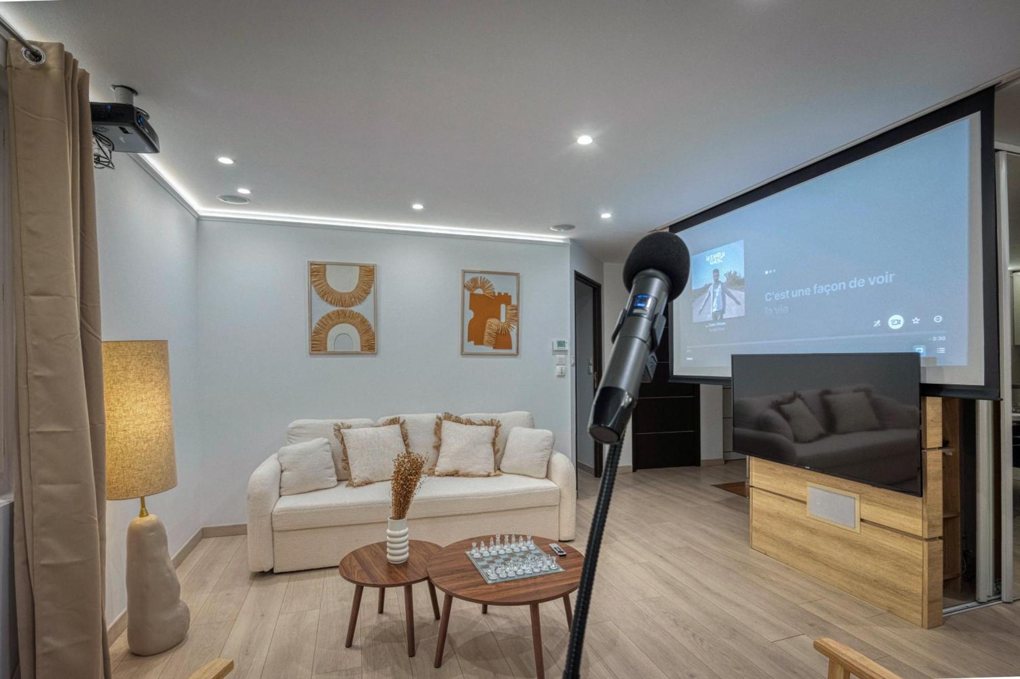 La - Piscine / Karaoke / Jeux Villa