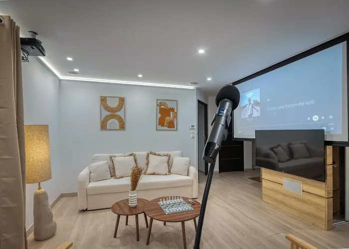 La Villa - Piscine / Karaoke / Jeux