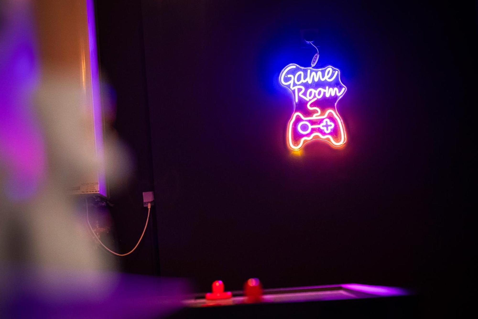 La - Piscine / Karaoke / Jeux Villa