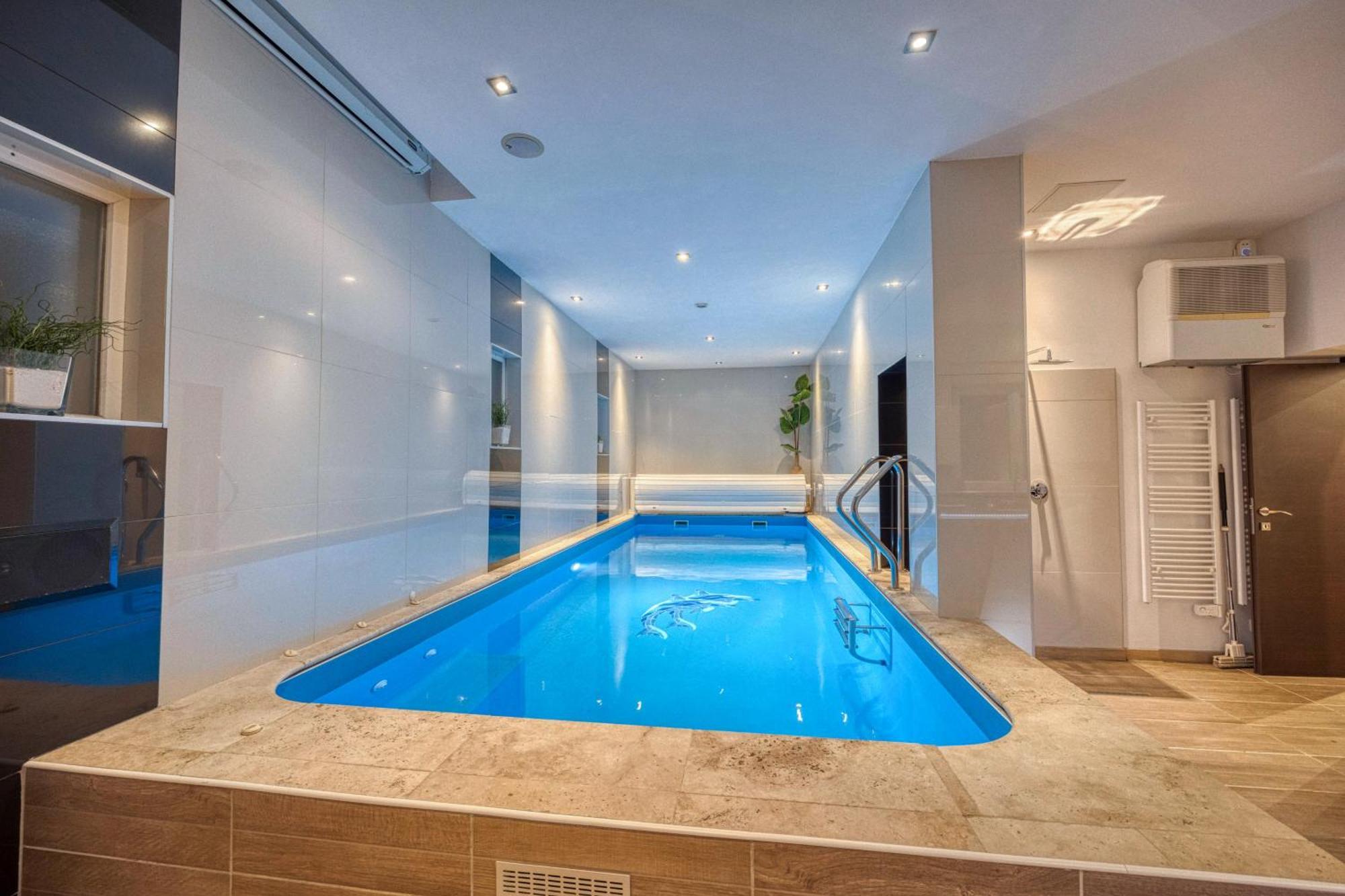 Villa La - Piscine / Karaoke / Jeux Fontaine (Rhone-Alps)