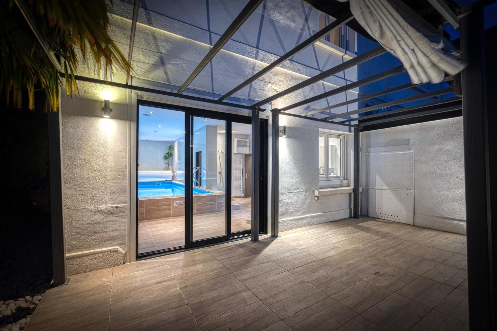 La - Piscine / Karaoke / Jeux Villa