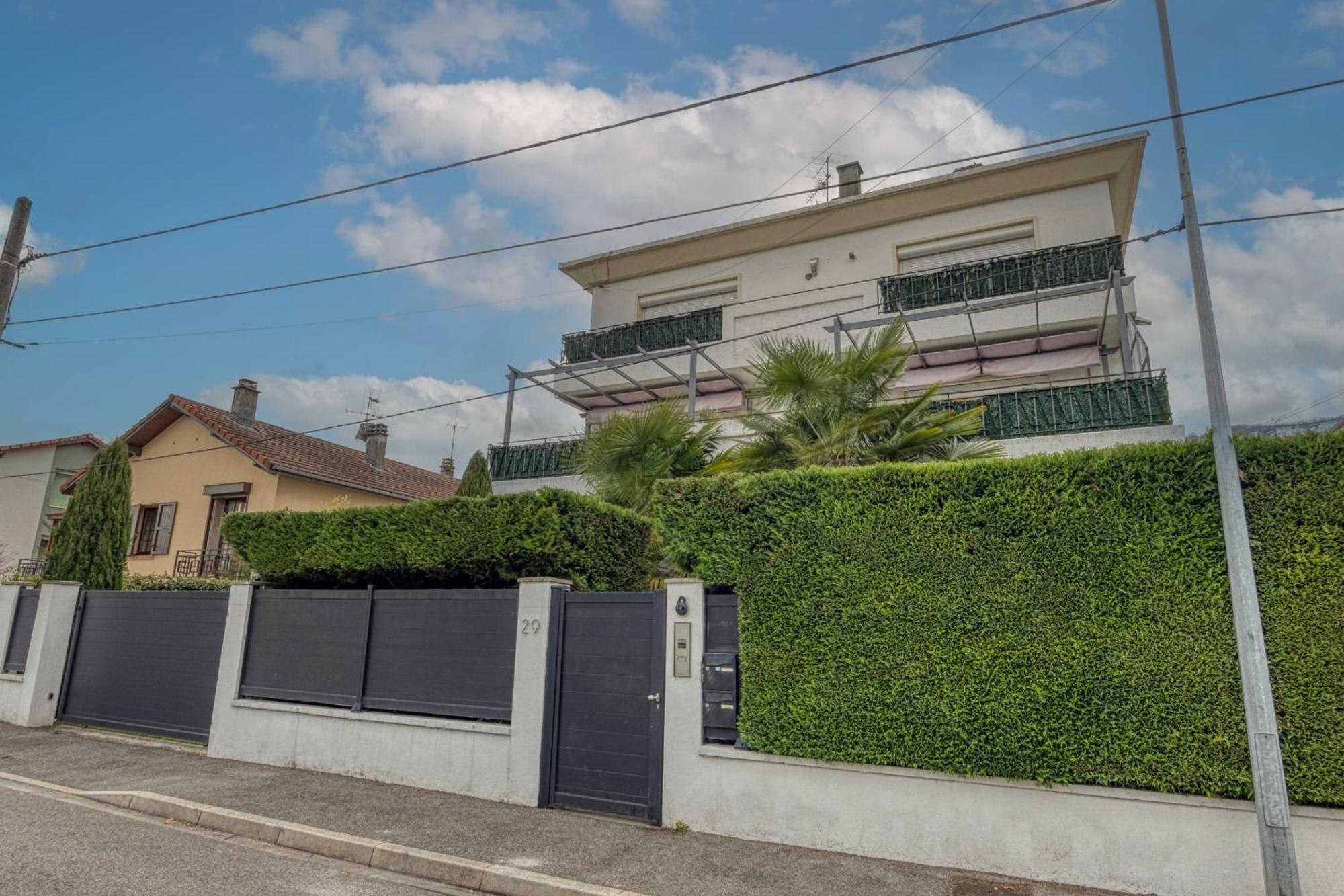 La - Piscine / Karaoke / Jeux *
